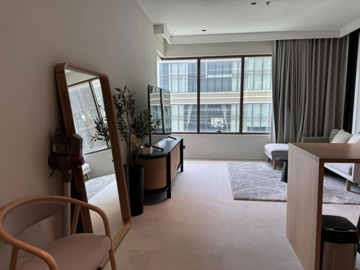 Code: KJ7964 for rent The Emporio Place // Line ID: @kjcondo (with @) //