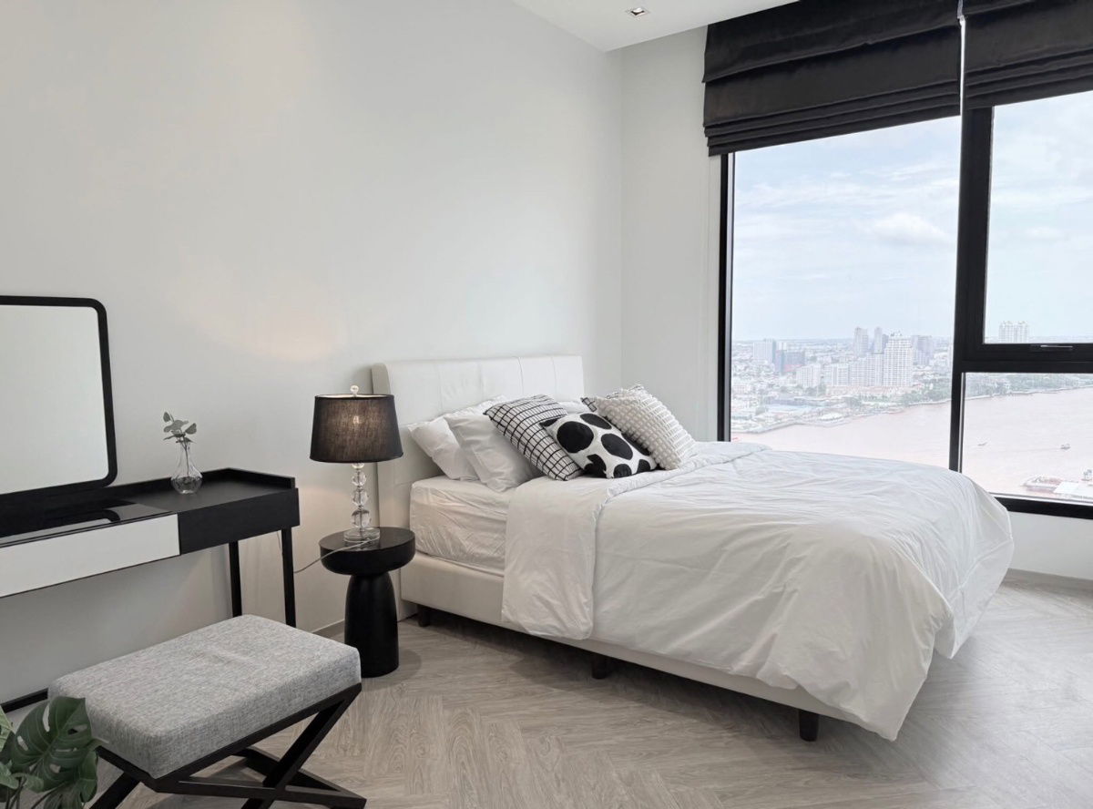 Chapter Charoennakhon - Riverside