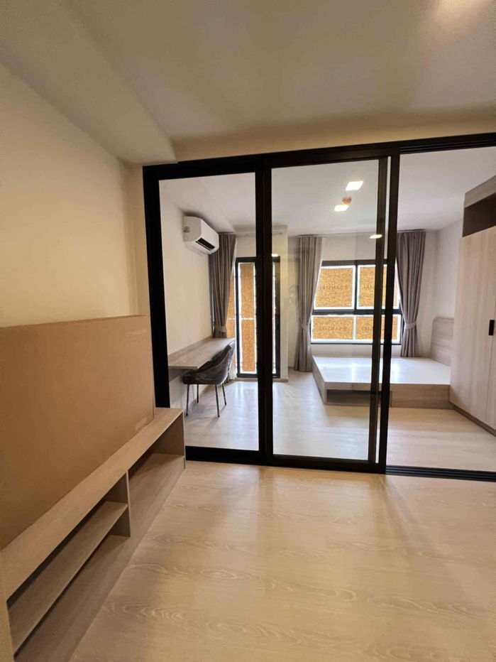 For rent Dcondo Shine Rangsit nearby Thammasart University.