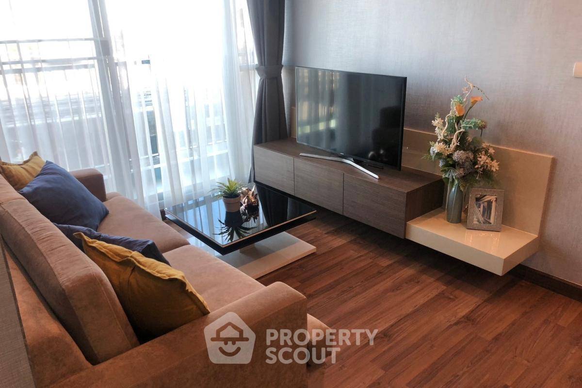 2-BR Condo at Chewathai Interchange near MRT Tao Poon (ID 2233117)