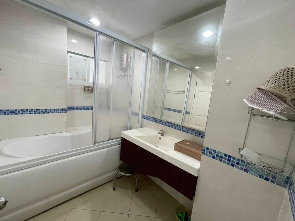 Condo For Rent Life @ Phahon - Ari (C6808023) ID Line : @condo44