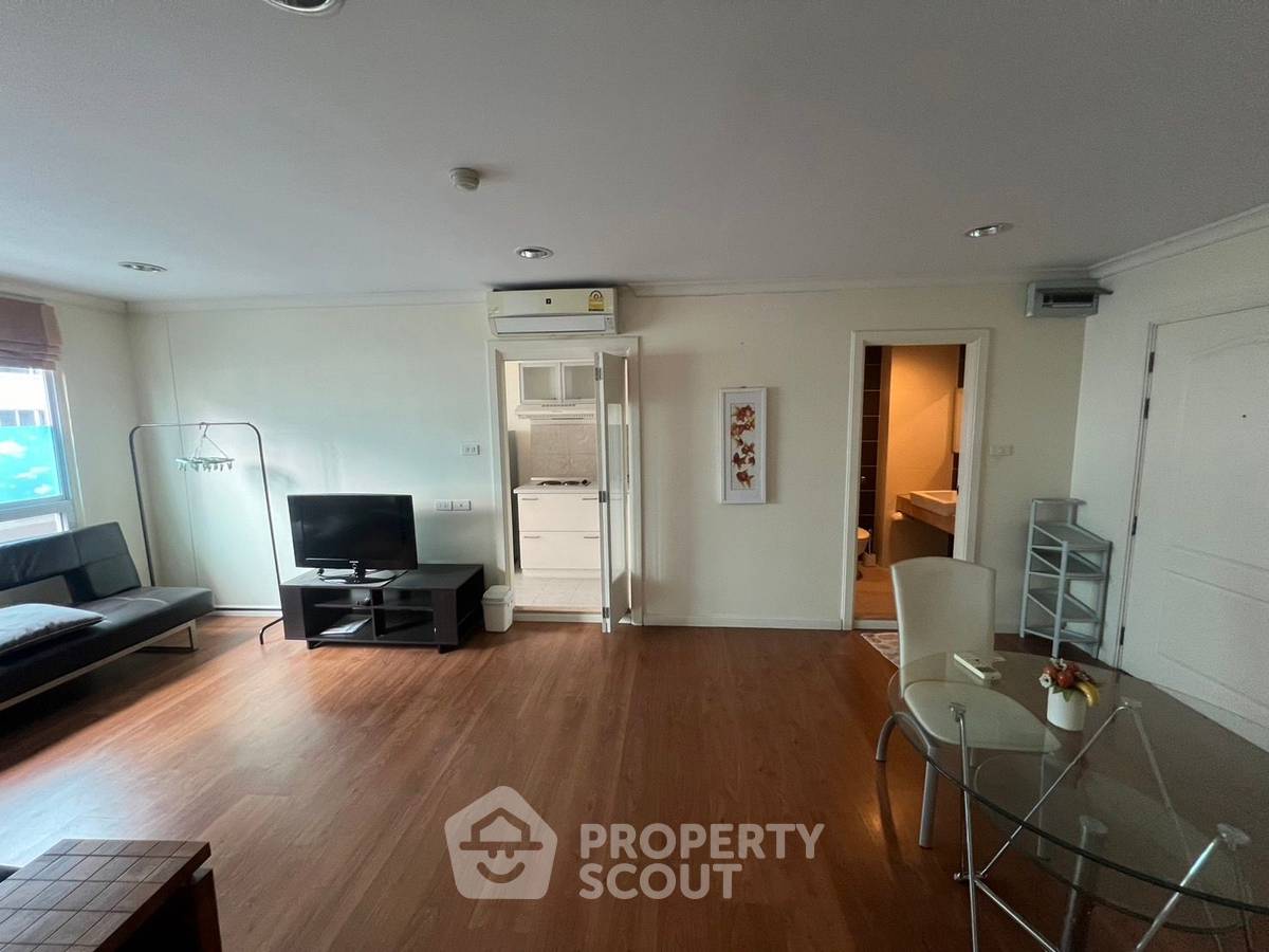 1-BR Condo at Lumpini Suite Sukhumvit 41 near BTS Phrom Phong (ID 1732446)