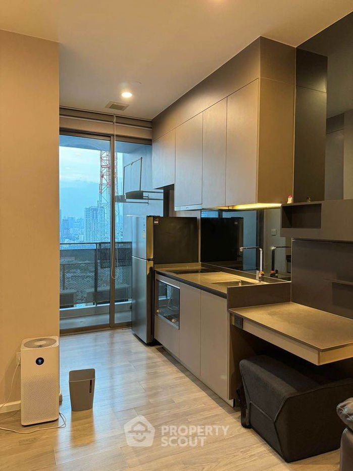 1-BR Condo at The Room Sukhumvit 69 near BTS Phra Khanong (ID 1495920)