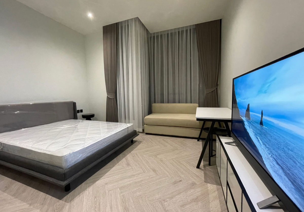 Chapter Charoennakhon - Riverside