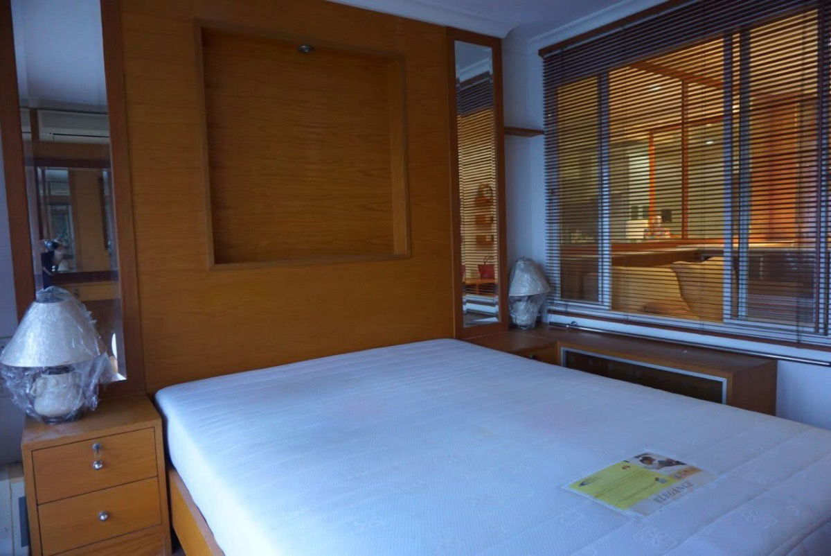 Grand Park                   View