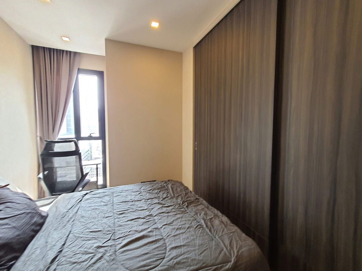 Ashton                         Asoke