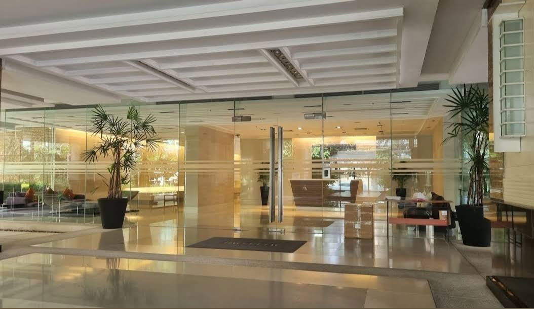 Siri house 24 sukhumvit24 2 bedrooms 2 baths 100sqm. Only55000 per month please add line id paolin1