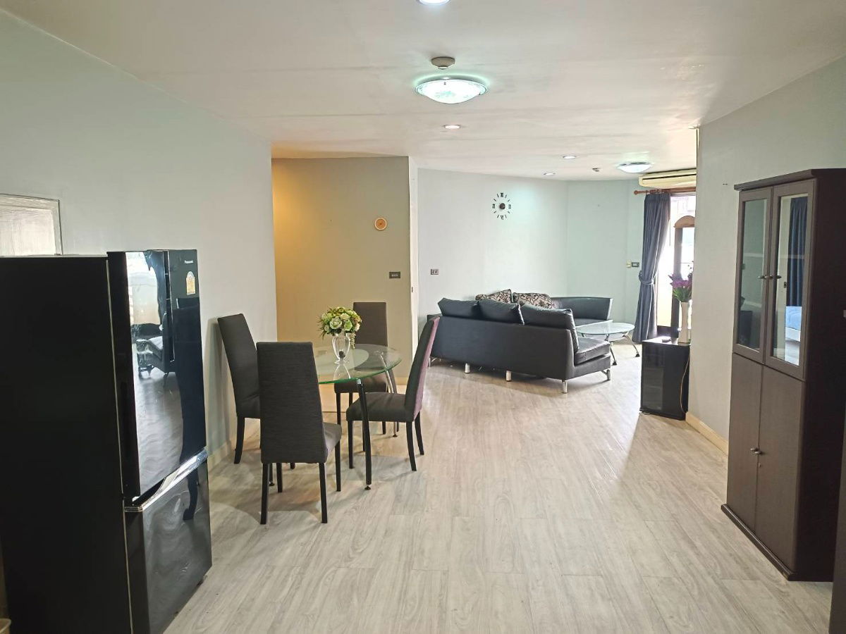 One-bedroom condo for Rent in NS Tower Bangna Condominium, 2 minute walk from Central Bangna Department Store