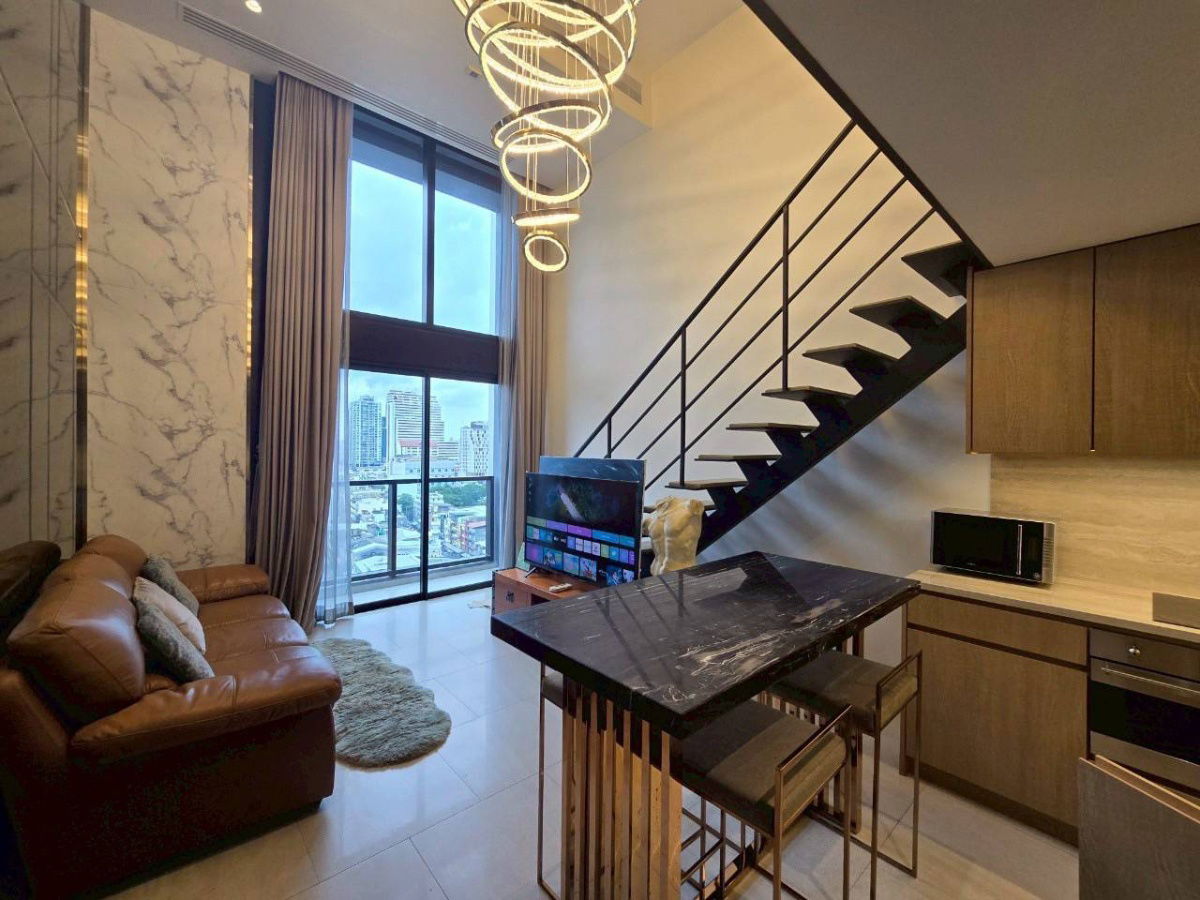 Available, Ready to move-in📣Duplex 1 bed 1 bath at🏙️The Lofts Silom only 31k/mo🔥Call 093 054 7992 Jay