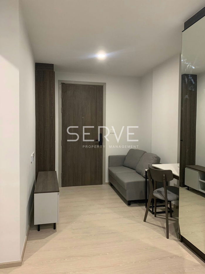 单间公寓 漂亮的房间 家具齐全 位置优越 靠近 BTS Khu Khot 120 m。