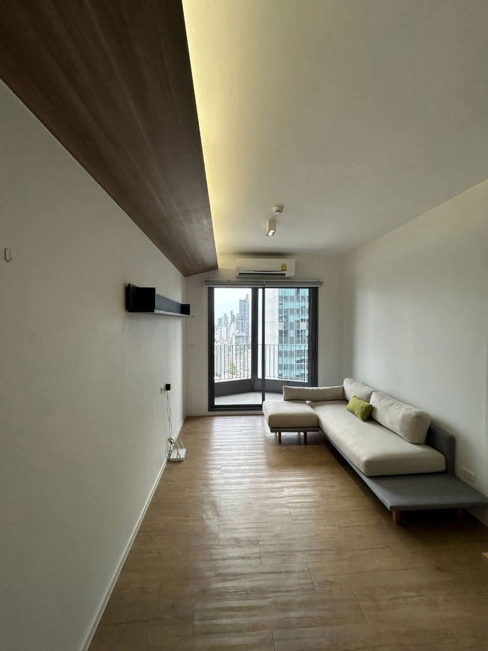 Triple Y Residence ❤️ condo samyan Add line id:Nattyproperty