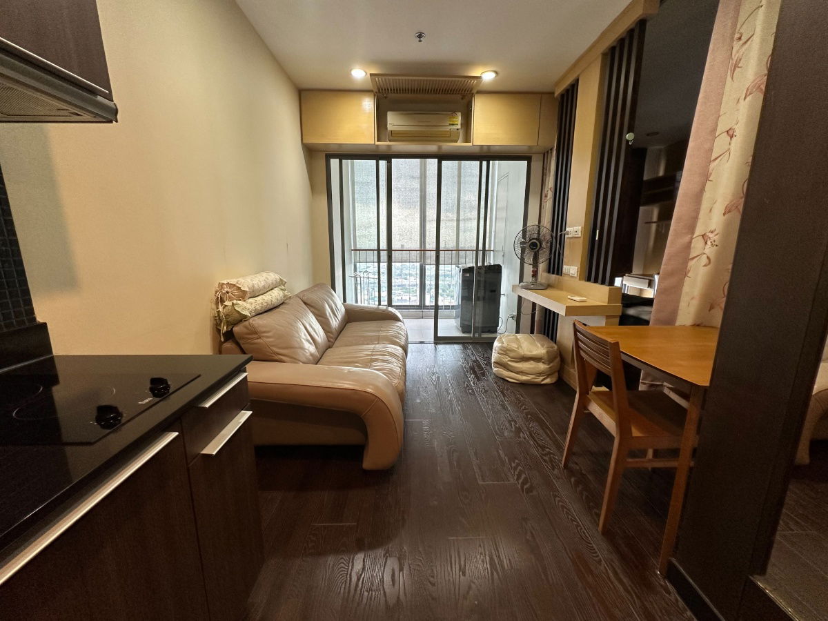for rent Ideo Q Phayathai . 1bed 37sq.m. Line id: @pfagent