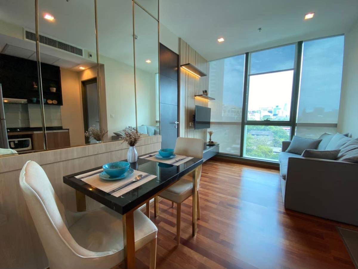 For Rent  🏢✨ Wish signature midtown siam Near BTS Ratchathewi Interested, add Line @255ghzjq. Add @ too. ꔛ