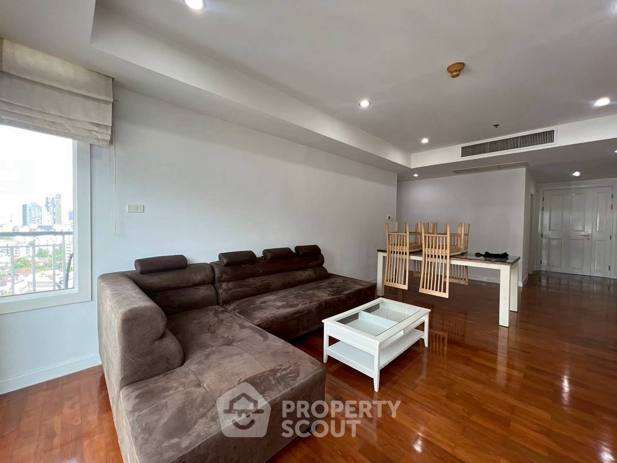 2-BR Condo at Baan Siri 24 near BTS Phrom Phong (ID 2245663)