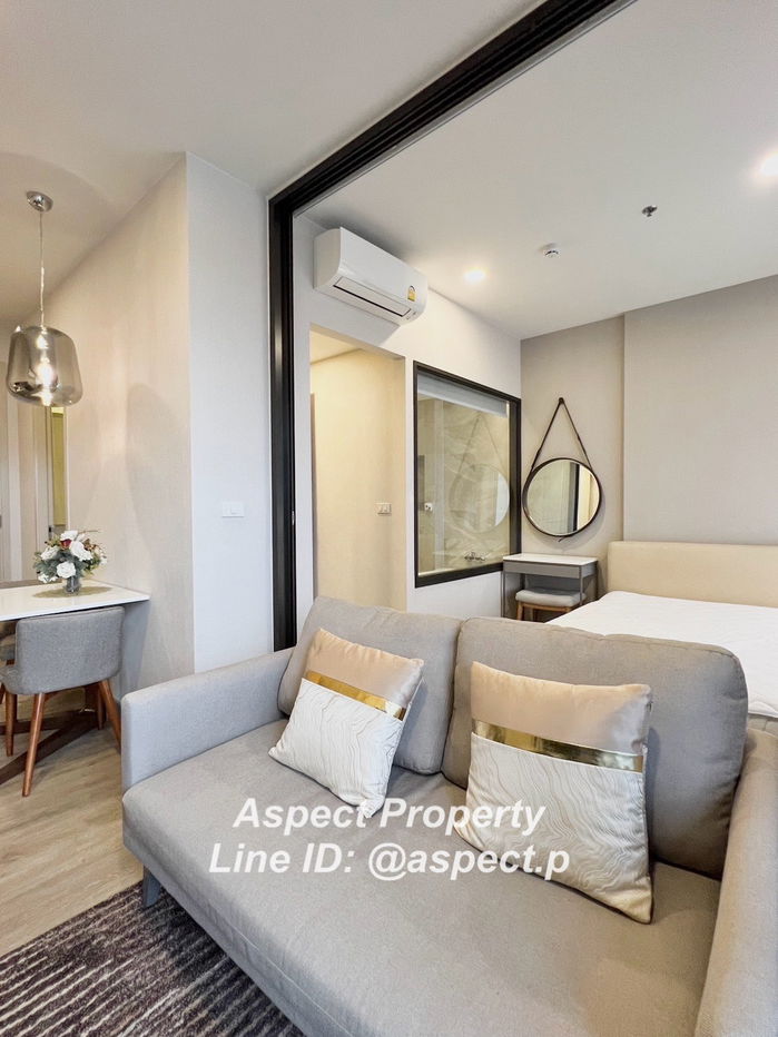 🏡✨ Foe rent  KEEN Sriracha  🏡✨