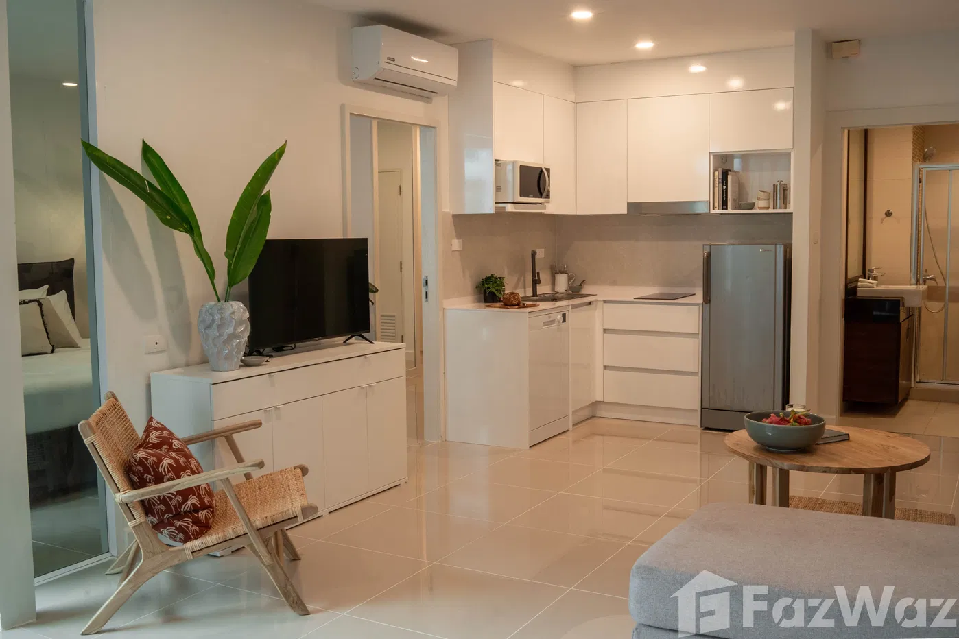 CONVENIENT BOPHUT 2BR CONDO: 2 WORKSPACE & WIFI 1912546