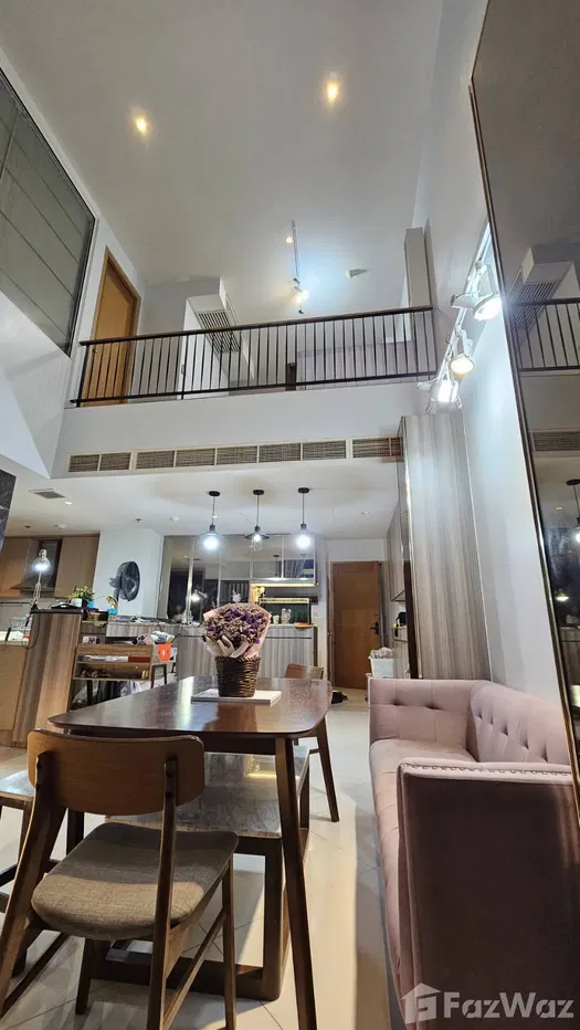 2 Bedroom Condo for rent at The Empire Place 5652070