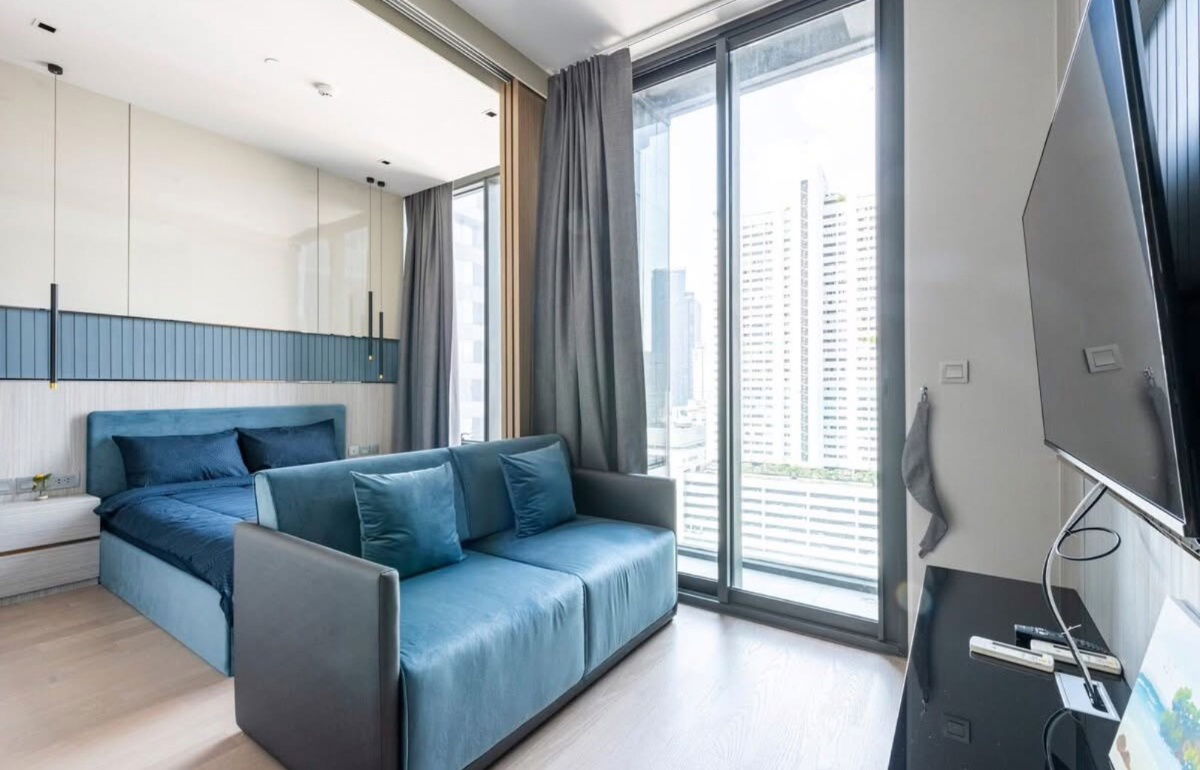 Ashton                    Silom