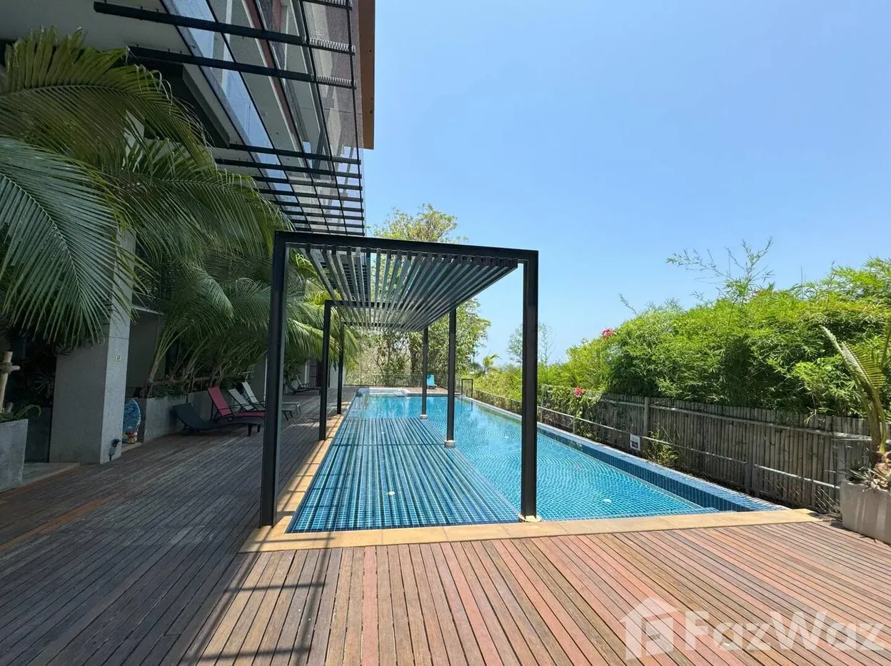 Stunning 35 m² Condo at "At The Tree" in Rawai, Phuket 1846212