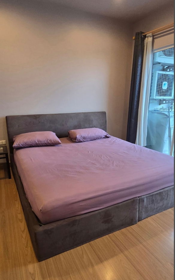 For rent: The Complete Ratchaprarop, beautiful, cheap, good location, fully furnished, near BTS Victory Monument. Interested? Add me on Line @841qqlnr