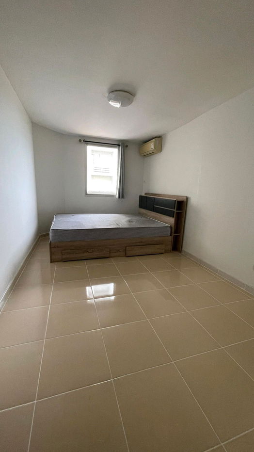 Code: KJ8243 ငှားရန် S.V.