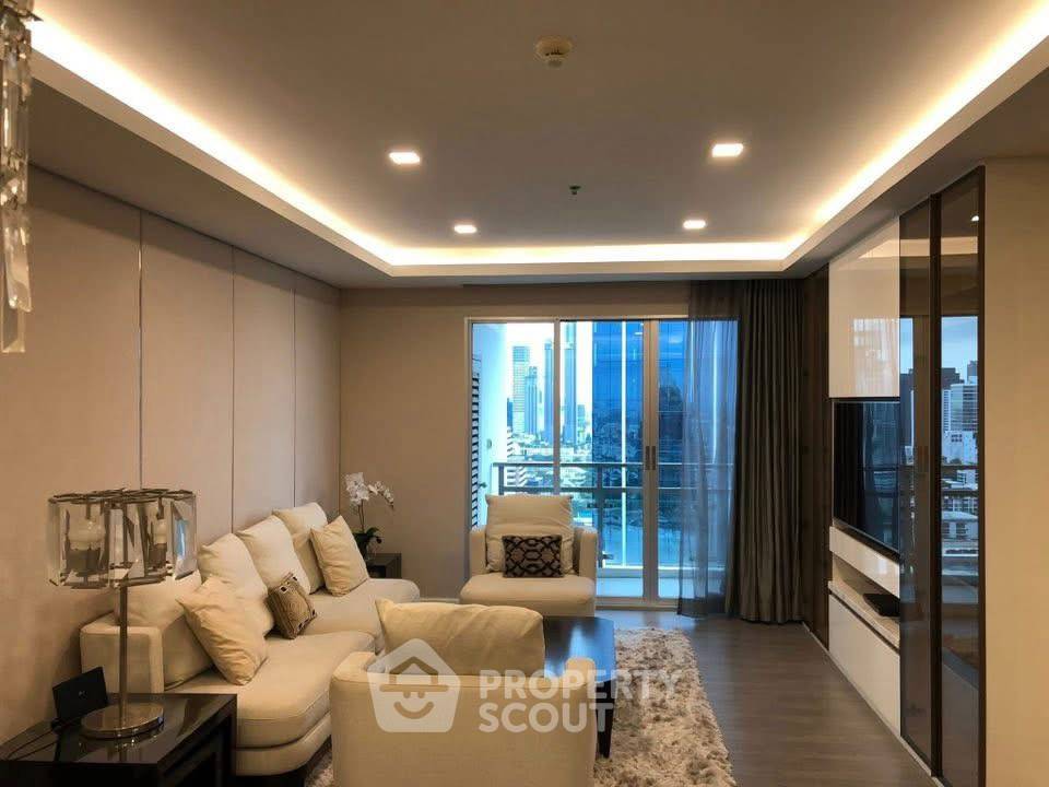 2-BR Condo at Nusasiri Grand Condominium near BTS Ekkamai (ID 2248575)