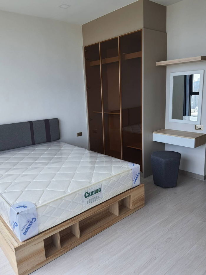 P-39222 Condo for rent One 9 Five Asoke - Rama 9 fully furnished (Confirm again when visit).