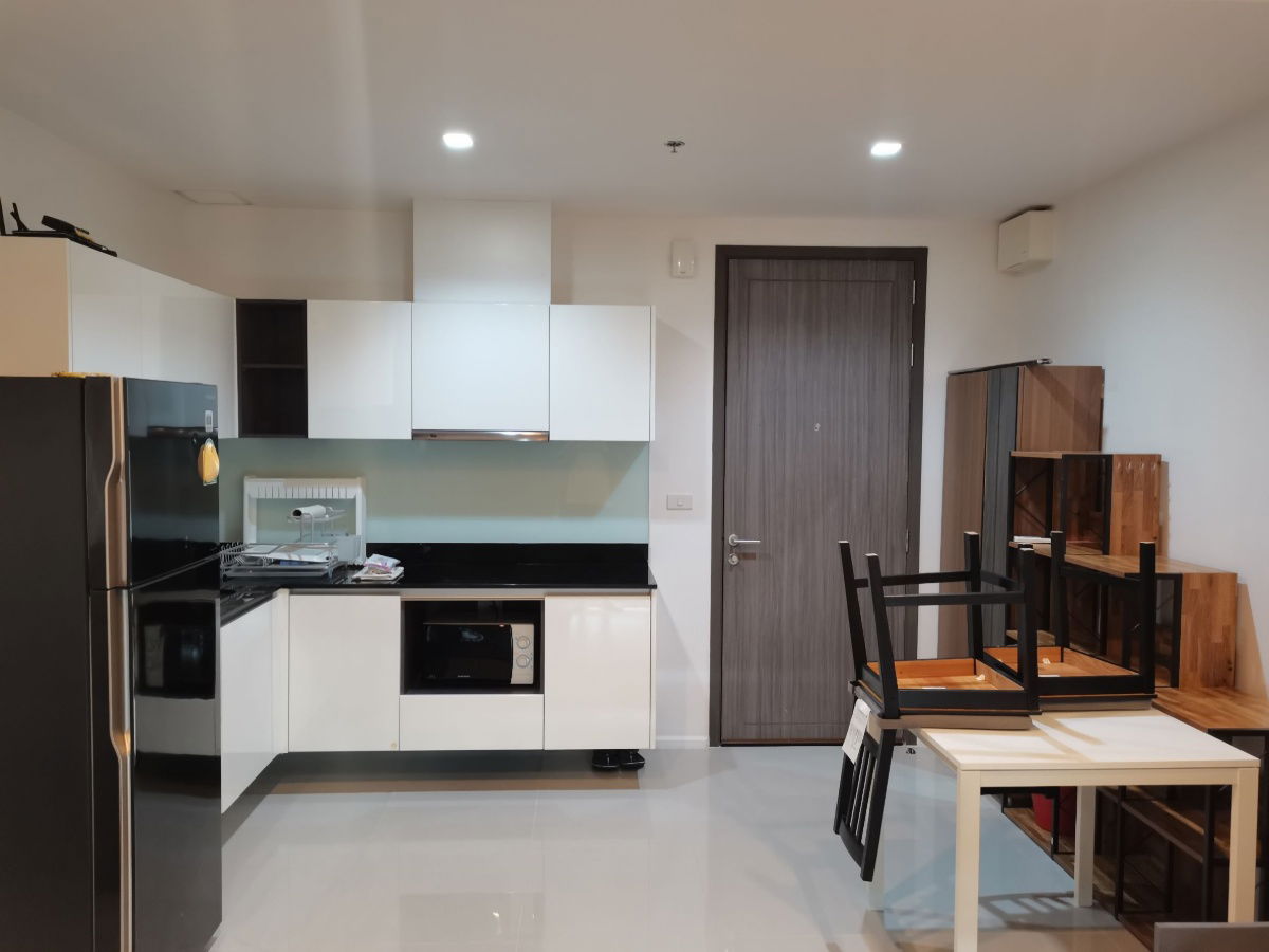 Available for rent! Quinn Ratchada. A Spacious 1 Bedroom with 46sqm. New room for renting fully furnished. Ready to move in