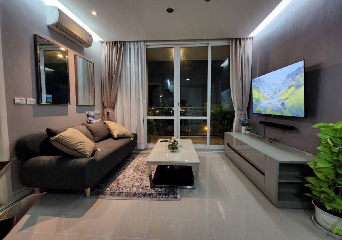 T.C.                       Green