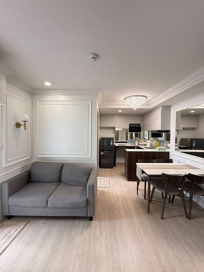 🏢 出租 Nue Cross Khukot 靠近 🚇 BTS Khukot，短租 6 个月 💸 价格 18,000 泰铢/月，家具齐全+电器