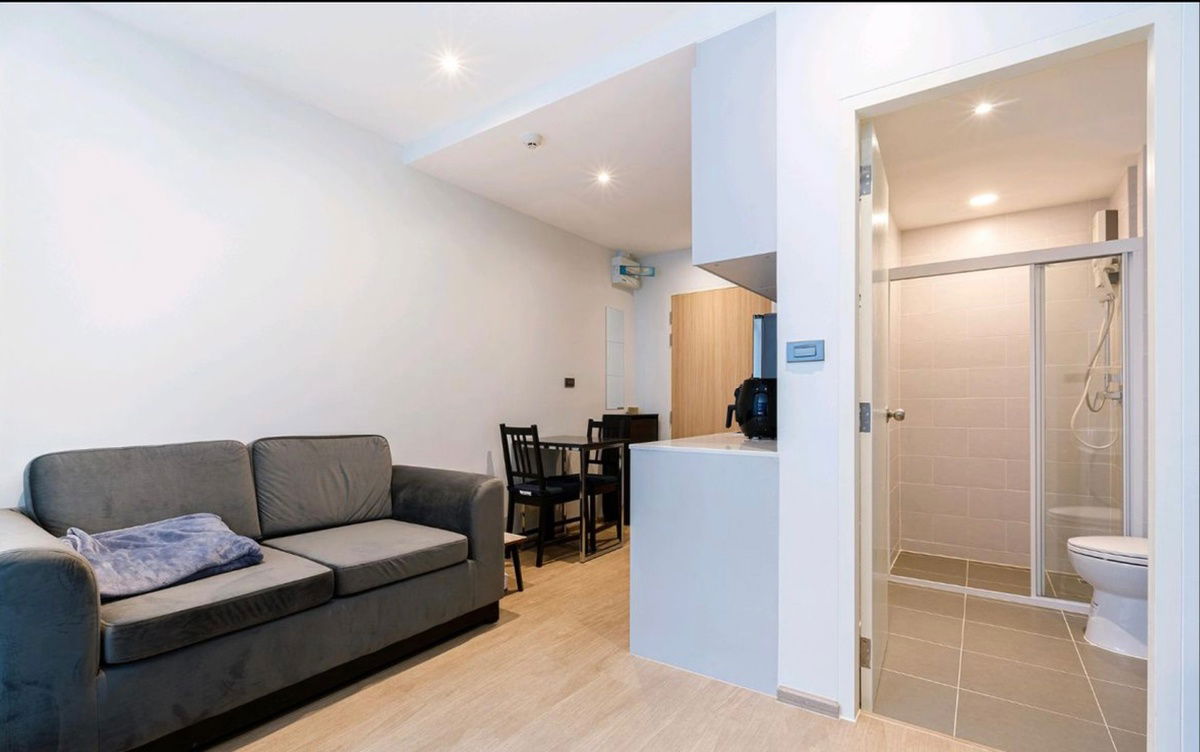 For rent: The Matt Sathorn - Tha Phra, beautiful, cheap, fully furnished, near BTS Talat Phlu. Interested, add Line @841qqlnr