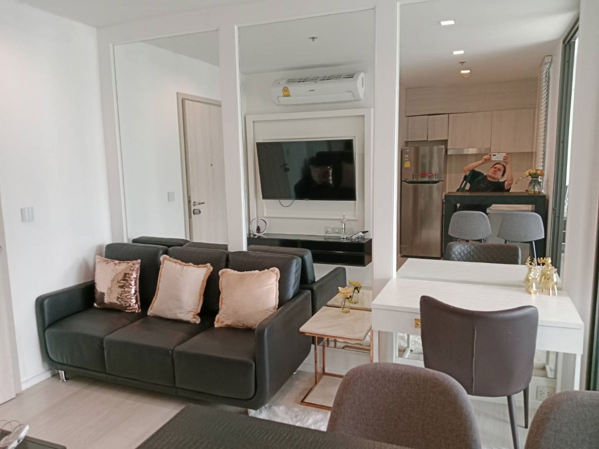 Condo for Rent : Life One Wireless(BTS Ploenchit) (Rt-01)