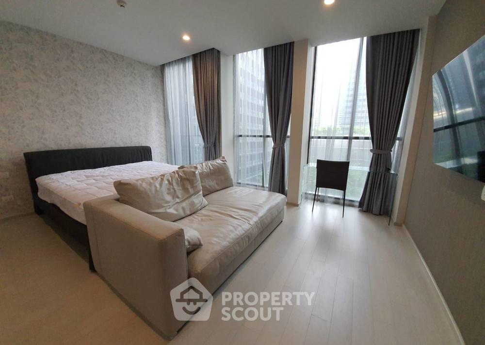 1-BR Condo at Noble Ploenchit near BTS Phloen Chit (ID 385154)