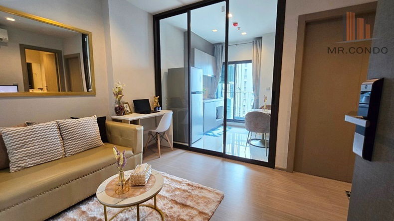 Life Asoke-Rama9  near MRT Rama9