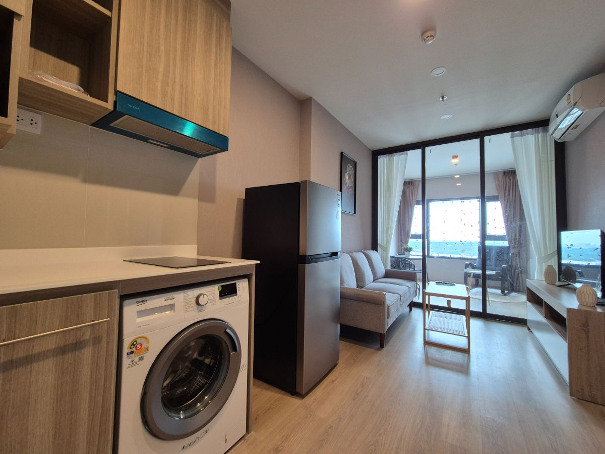 New unit available for rent 1 bedplus 38sqm highfloor river view