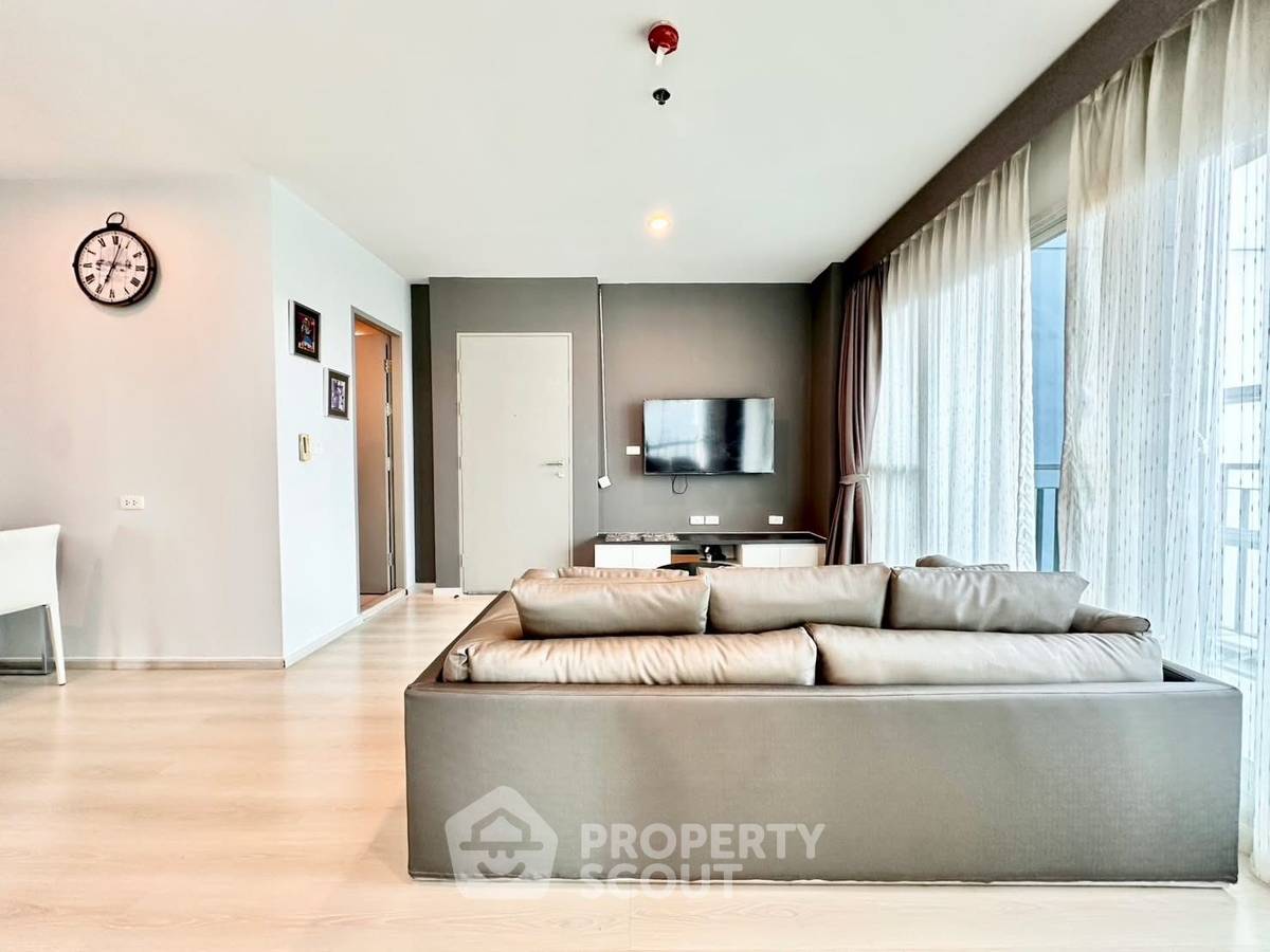 2-BR Condo at Life Ratchadapisek near MRT Huai Khwang (ID 2282664)