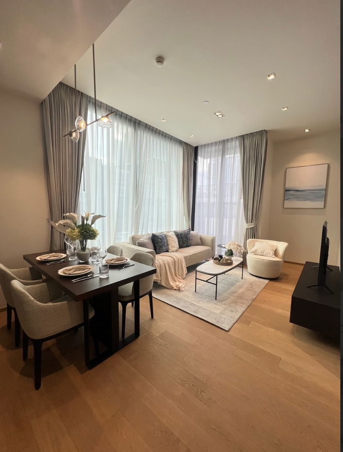 28Chidlom. 2bed 74sqm. Line id: @pfagent