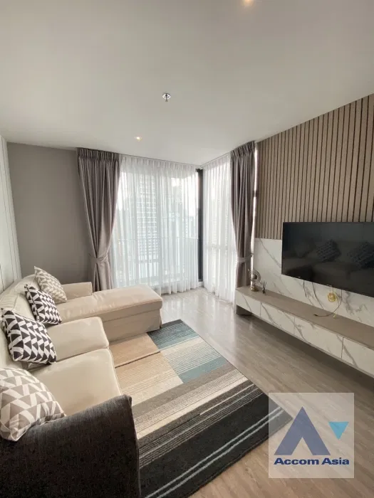 🔼🔽 AccomA 📩 Modern rooftop pavilion with panoramic skyline views (AA25504)