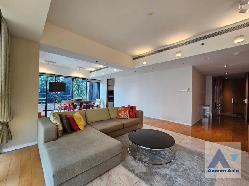 🔼🔽 AccomA 📩 Corner unit with private balcony and skyline view at The Met Sathorn (AA28194)