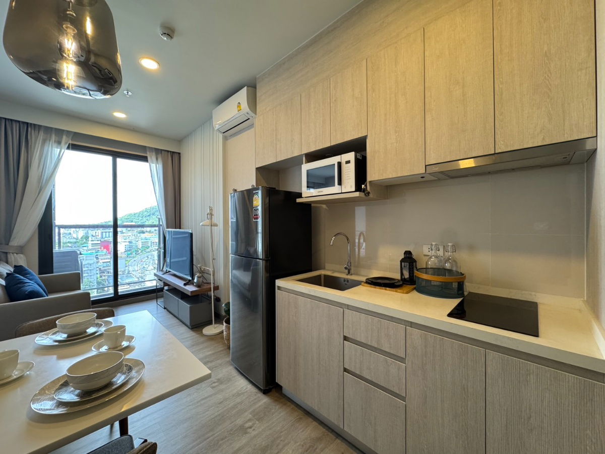 For rent: Keen condo: 1 Bed 35 sq m. City view, near Robinson Department Store, on Sukhumvit Road