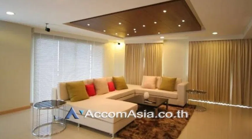 🔼🔽 AccomA 📩 Bright penthouse with long balcony and airy open layout (1516384)