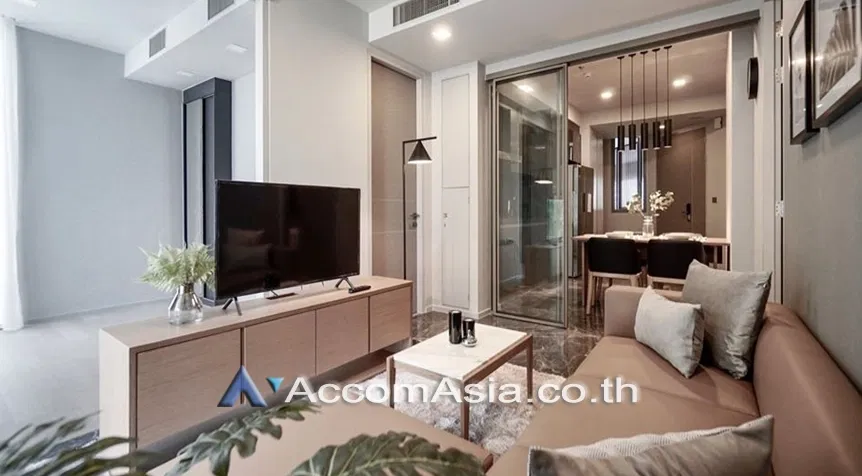 🔼🔽 AccomA 📩 Neutral condo with compact layout and cozy tones in Sukhumvit (AA26405)