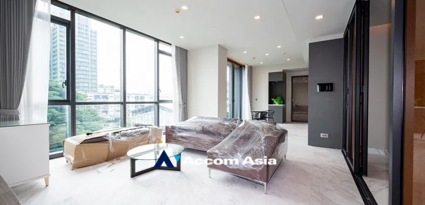 🔼🔽 AccomA 📩 Chic condominium with warm finishes and skyline view (AA33301)