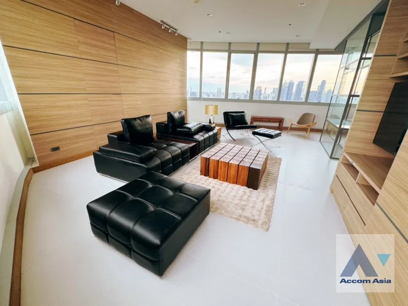 🔼🔽 AccomA 📩 Penthouse Duplex with City View ( AA16215 )