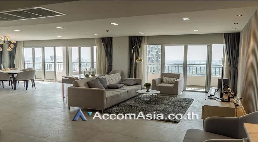 🔼🔽 AccomA 📩 Classic-style condo with large layout and natural breeze in Sathorn (AA19681)
