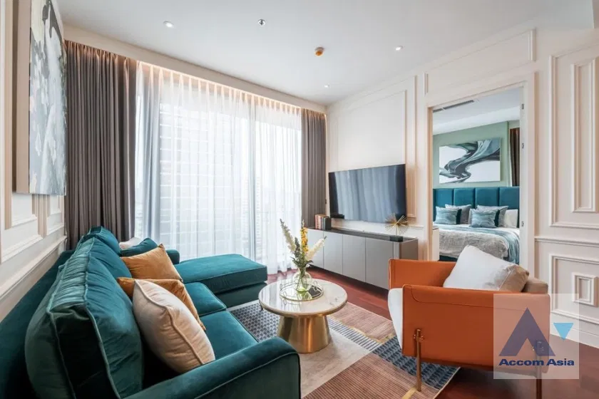 🔼🔽 AccomA 📩 Modern condominium with bold accents and skyline view in Sukhumvit (AA30190)