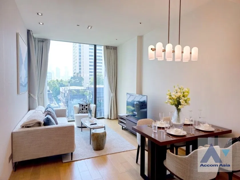 🔼🔽 AccomA 📩 Luxury,Fully Furnished,Double High Ceiling 2 BR Condominium @28 Chidlom (AA38864)
