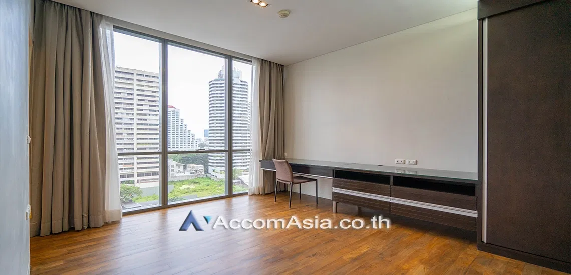 🔼🔽 AccomA 📩  3 BR Condominium @Domus 16 (210137)