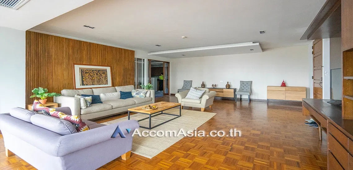 🔼🔽 AccomA 📩 Contemporary condo with bright interiors and long balcony (AA30388)
