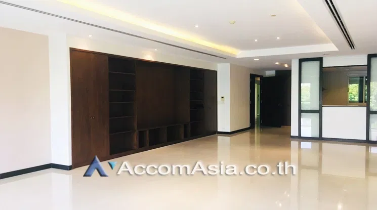 🔼🔽 AccomA 📩  Bright condominium with city views and seamless layout in Sathorn (AA24169)